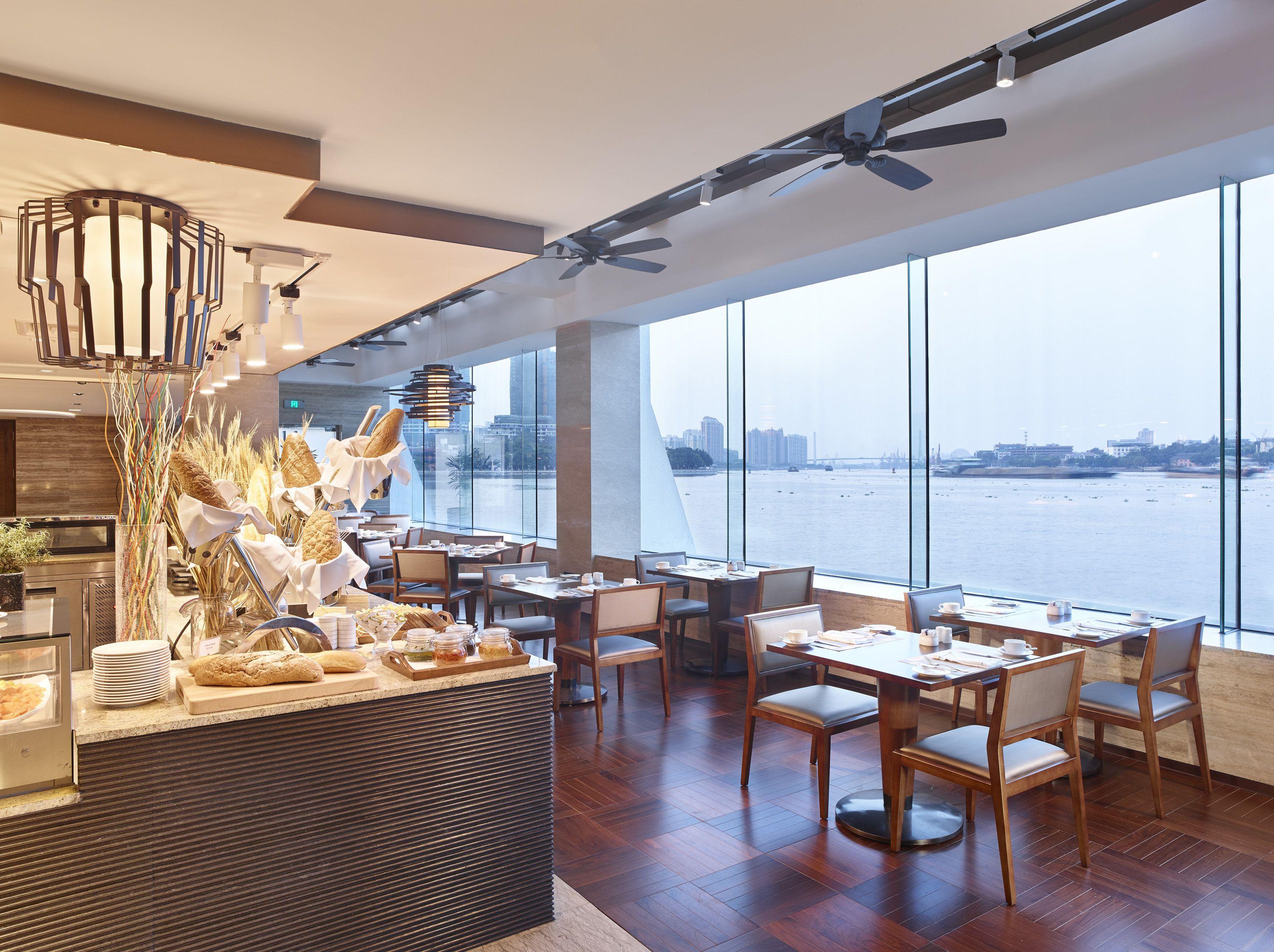 White Swan Hotel Garden